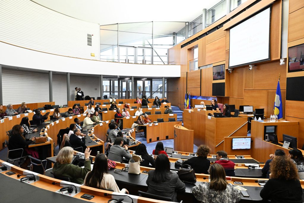 Internationale solidariteit in actie : een terugblik op de Soliris-dag 2024 in het Brussels Parlement !